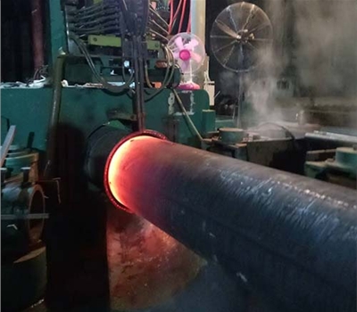弯管机工作中